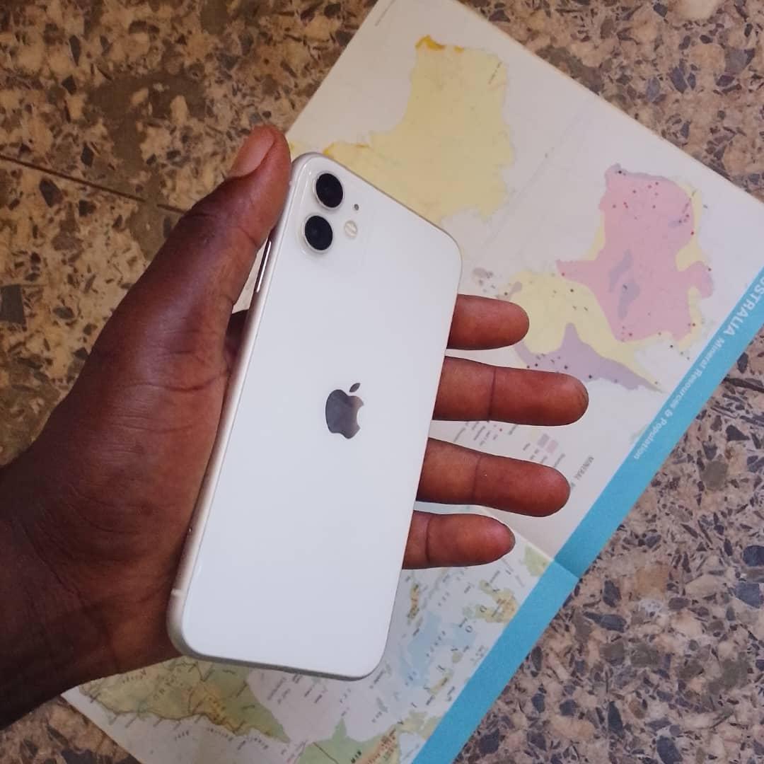 iPhone 11 64GB